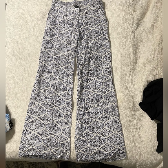 A Pea In The Pod Maternity Tops & Pants Bundle (9 items!) - Picture 9 of 11